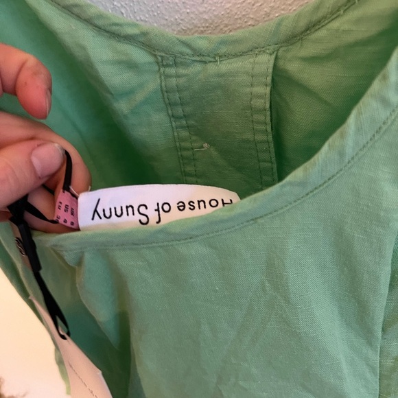 NWT HOUSE OF SUNNY
RUSTIC COLD SHOULDER SUNDRESS - GRASS
GREEN, size 4 - Picture 7 of 7